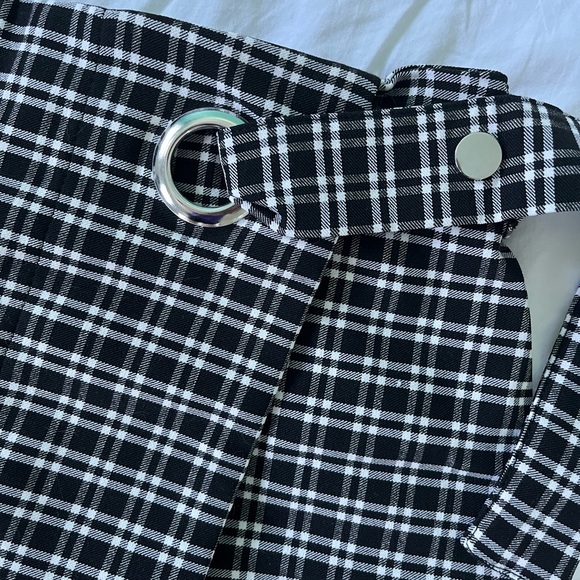 🌟2/$14🌟 Garage Plaid Wrap-Front Skort - Picture 2 of 4